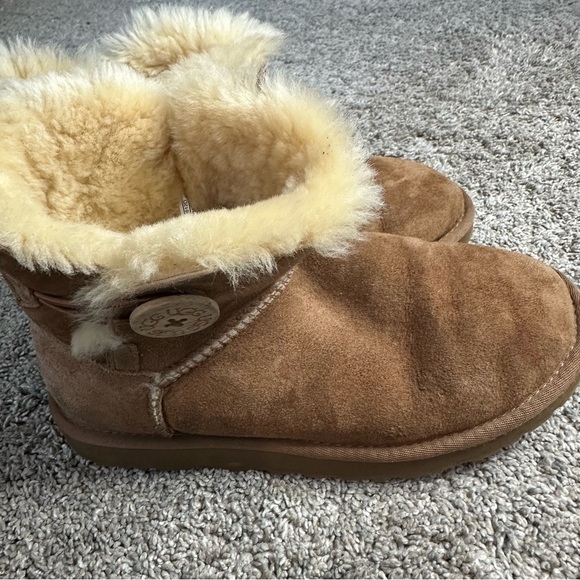 Ugg Mini Bailey Button II Boot chestnut tan sz 6 warm lambswool ankle bootie - Picture 10 of 16